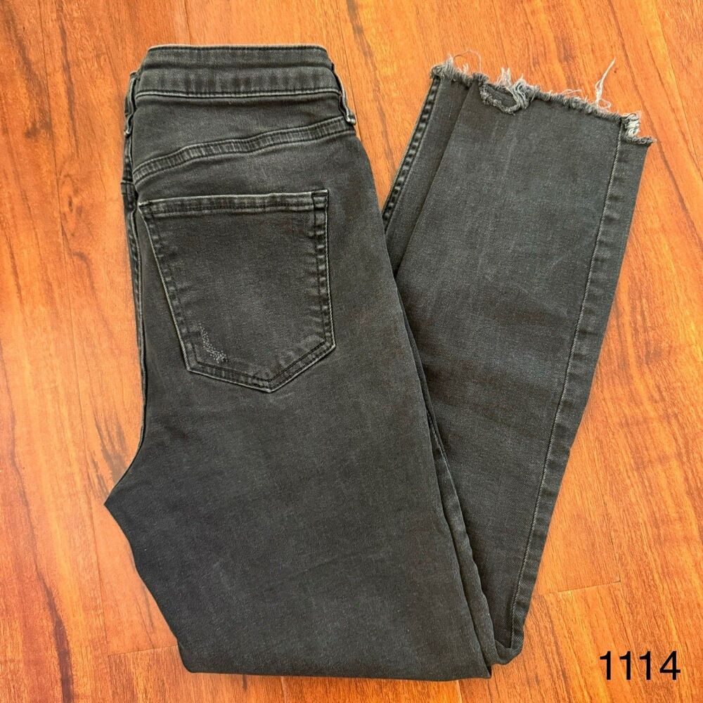Free People Jeans Womens Size 29 Charcoal Denim Distressed Skinny Fringe Hem